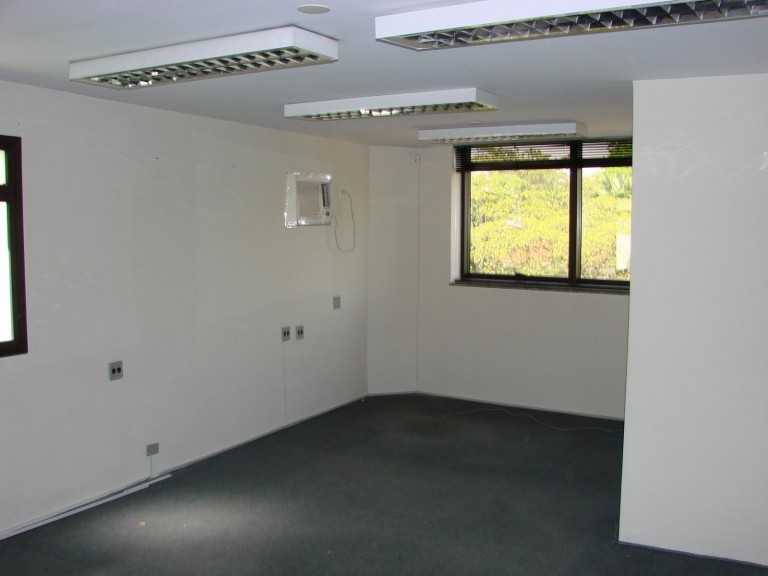 Sala Comercial- Avenida Brasil, 460Terra Imóveis - Imobiliária em Campinas