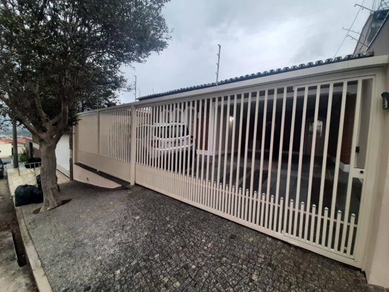 Casa Residencial - Rua Herminio Vassoler, 173Terra Imóveis - Imobiliária em Campinas