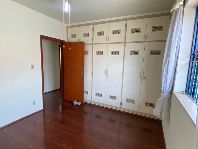 Casa Residencial - Rua Helena Steimberg, 758 - Terra Imóveis - Imobiliária em Campinas - 32